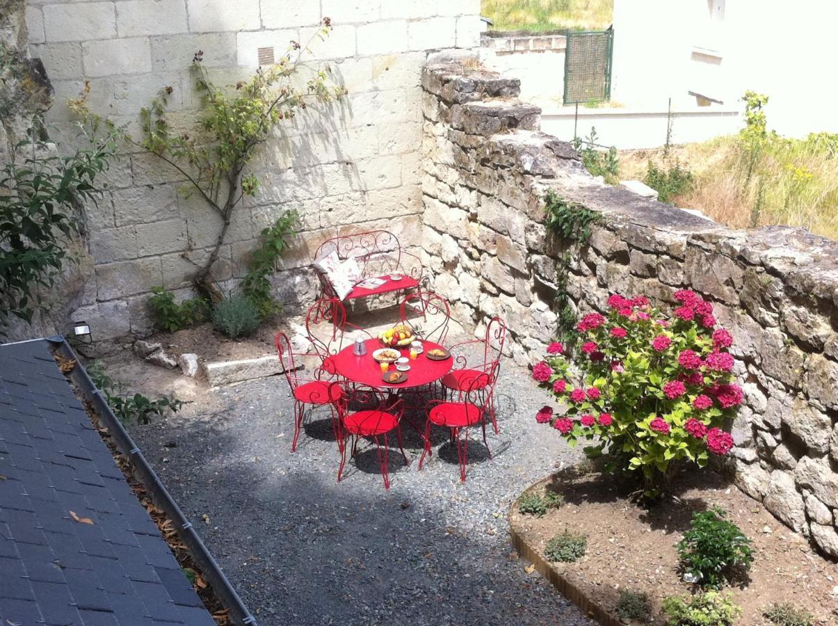 Villa L'Escale Troglo Au Bord De La Loire Souzay-Champigny Exterior foto