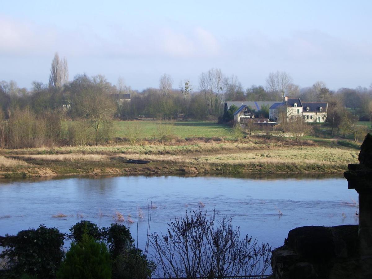 Villa L'Escale Troglo Au Bord De La Loire Souzay-Champigny Exterior foto